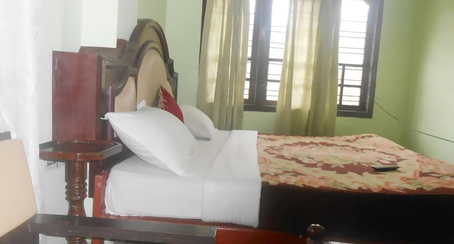Greeshmam Holiday Inn, Munnar 3